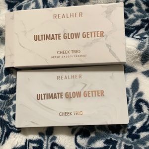 Cheek tri